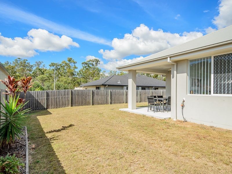 3 Bushlark Place, New Auckland QLD 4680