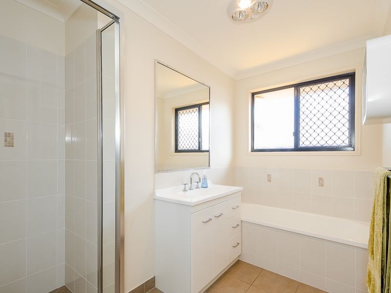 5 Wyara Close, Clinton QLD 4680