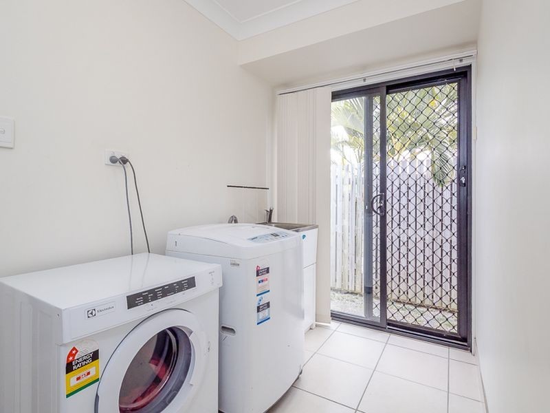 8 Dean Street, Glen Eden QLD 4680