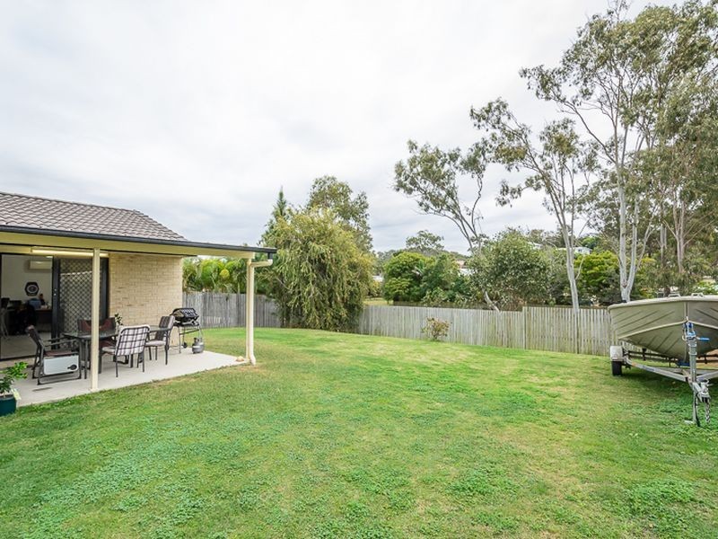 8 Dean Street, Glen Eden QLD 4680