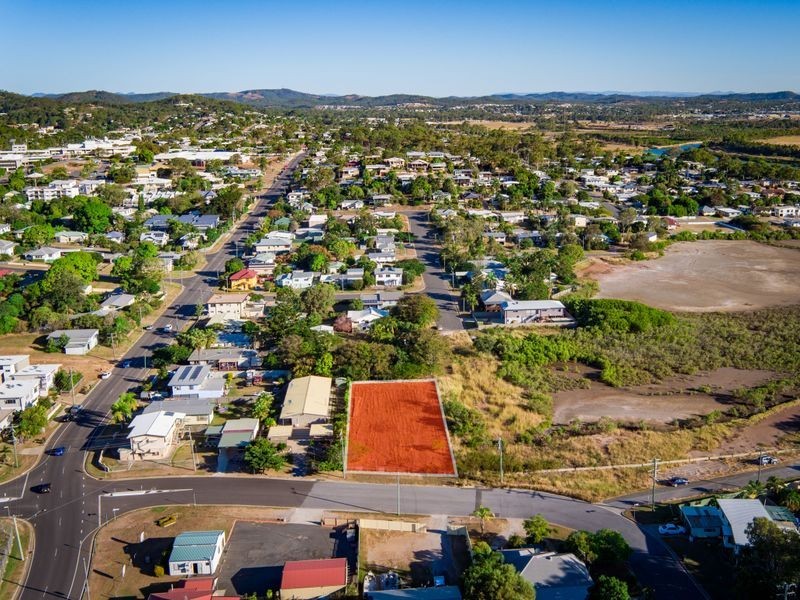 5 Murray Street, West Gladstone QLD 4680