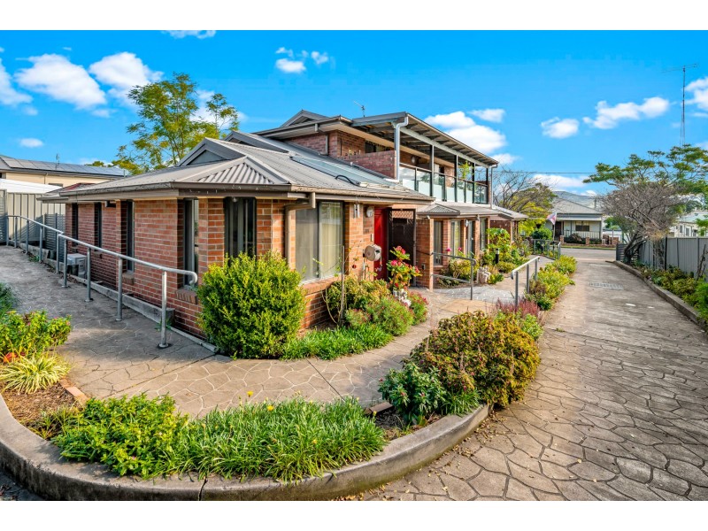Suite 2/161 Goondoon Street, Gladstone QLD 4680