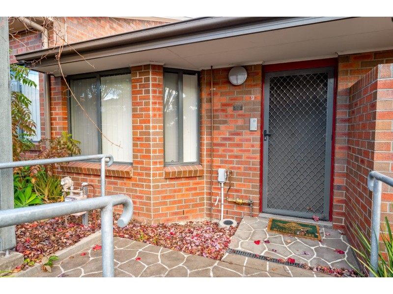 Suite 2/161 Goondoon Street, Gladstone QLD 4680