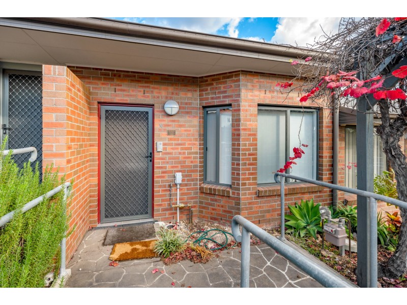 Suite 2/161 Goondoon Street, Gladstone QLD 4680