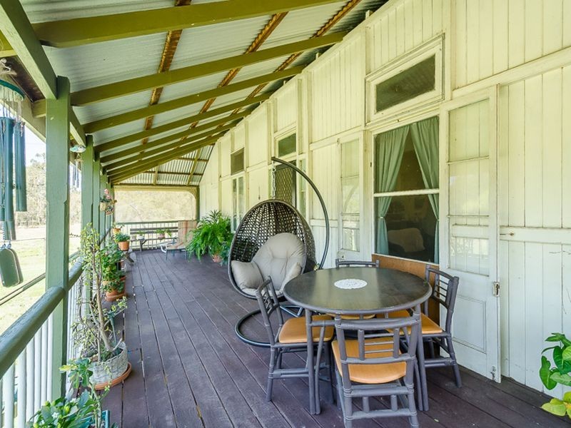 54061 Bruce Highway, Mount Larcom QLD 4695