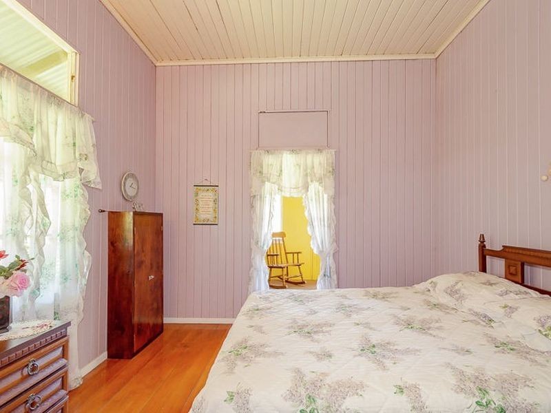 54061 Bruce Highway, Mount Larcom QLD 4695