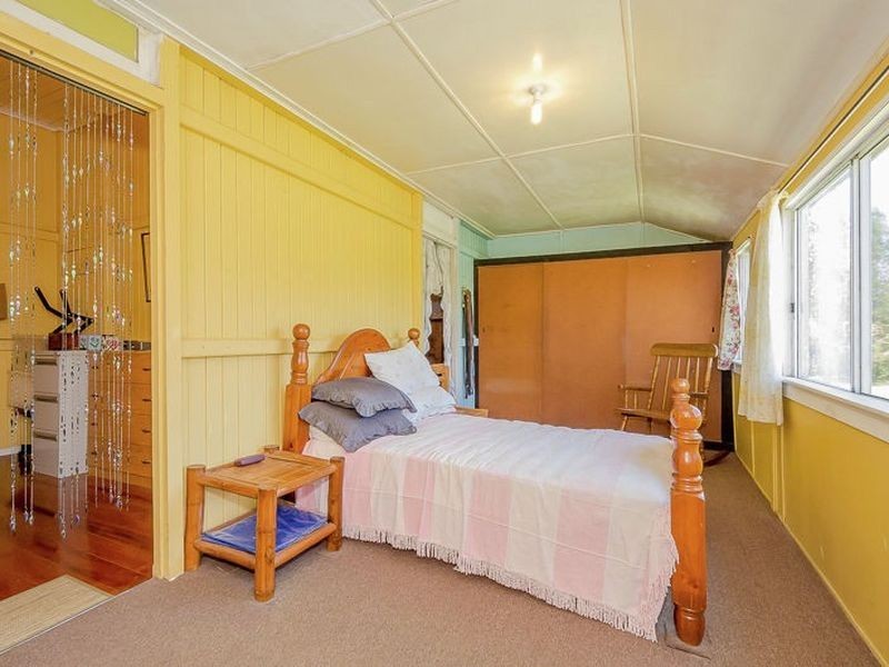 54061 Bruce Highway, Mount Larcom QLD 4695