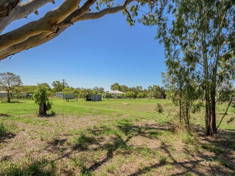 54061 Bruce Highway, Mount Larcom QLD 4695