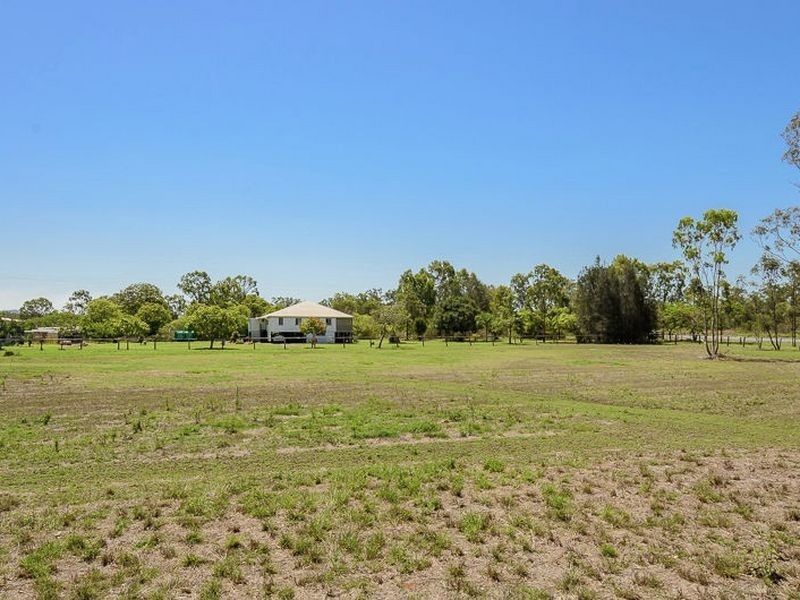 54061 Bruce Highway, Mount Larcom QLD 4695