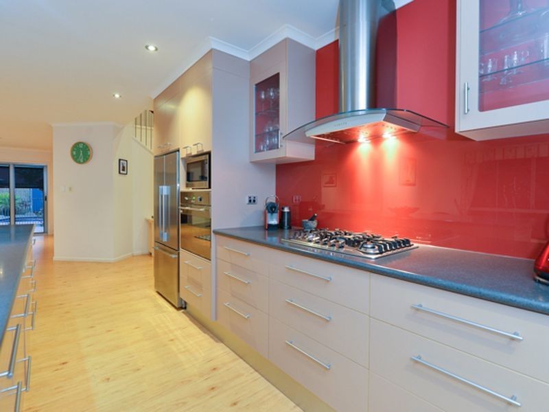 12 Lois Court, New Auckland QLD 4680