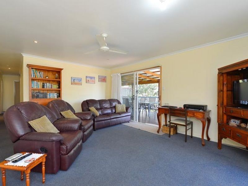 3 Walters Avenue, West Gladstone QLD 4680