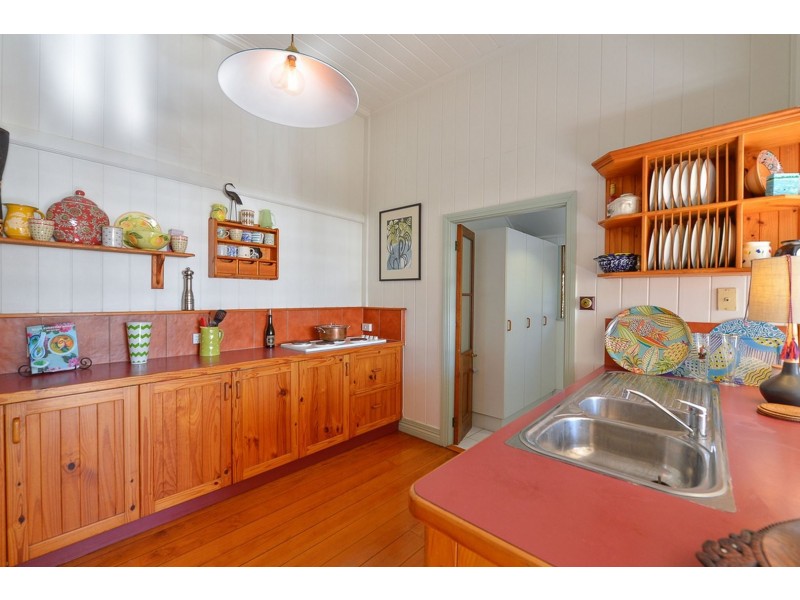 10 Herbert Street, Gladstone QLD 4680