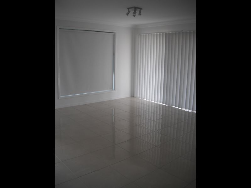 17 Dartmouth Close, Clinton QLD 4680