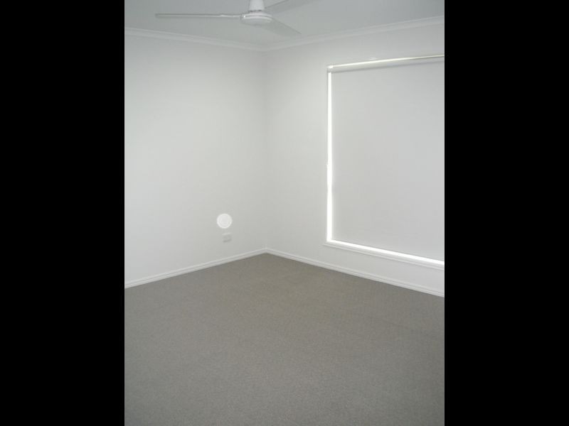 17 Dartmouth Close, Clinton QLD 4680