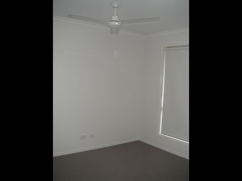 17 Dartmouth Close, Clinton QLD 4680