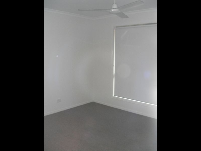 17 Dartmouth Close, Clinton QLD 4680