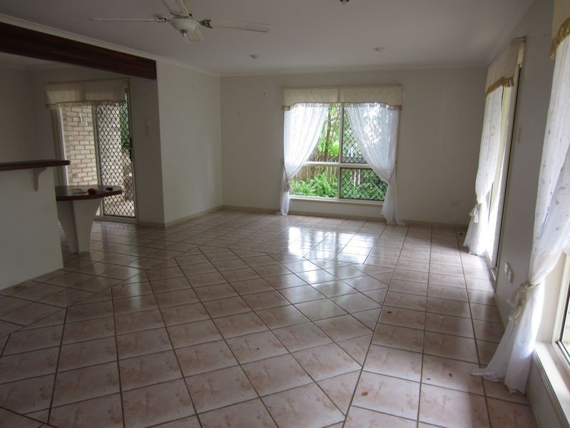 2 NELUNA RISE, Gladstone QLD 4680