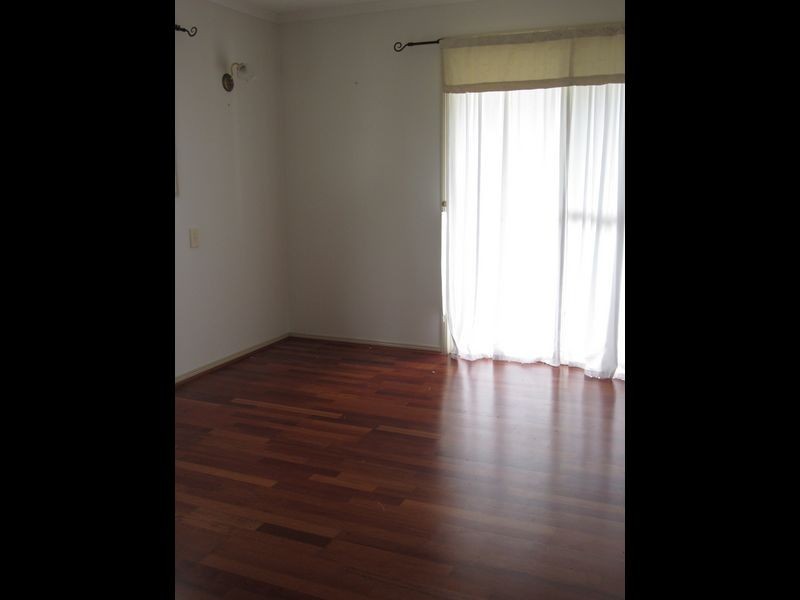 2 NELUNA RISE, Gladstone QLD 4680