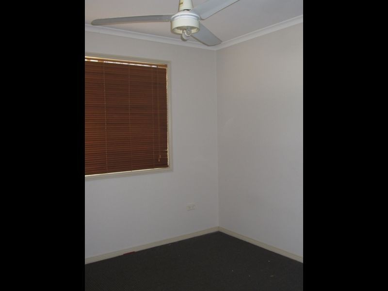 2 NELUNA RISE, Gladstone QLD 4680