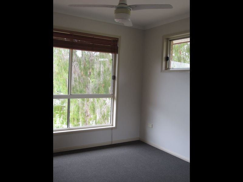 2 NELUNA RISE, Gladstone QLD 4680