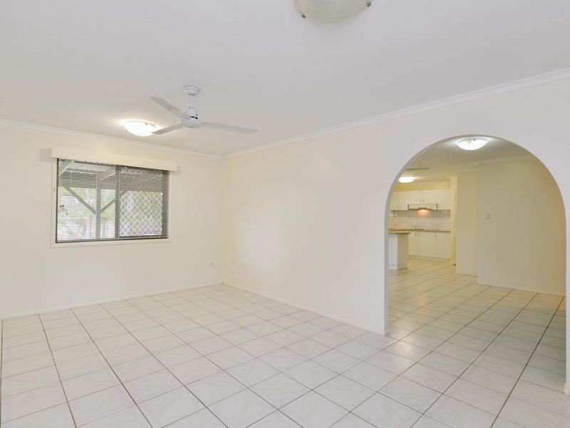 10 Weatherly Court, Clinton QLD 4680