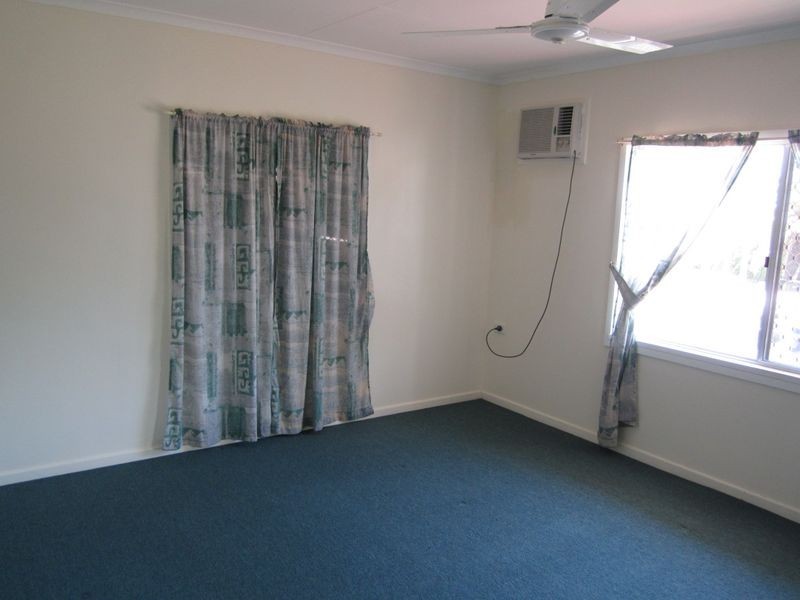 27 COCKATOO DRIVE, New Auckland QLD 4680