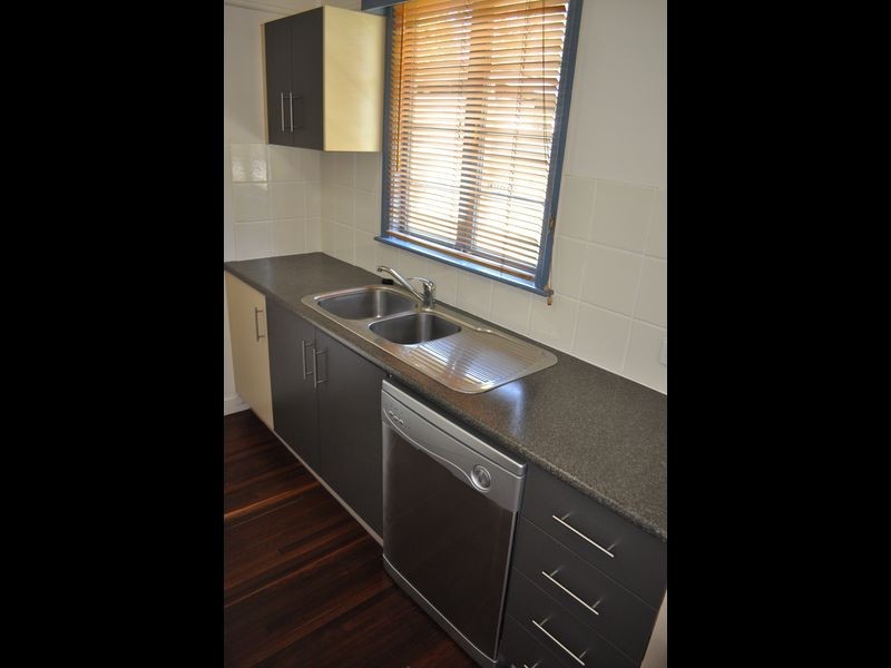 37 HIGGINS STREET, Gladstone QLD 4680