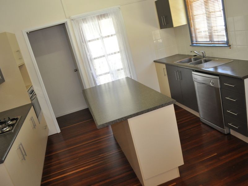 37 HIGGINS STREET, Gladstone QLD 4680