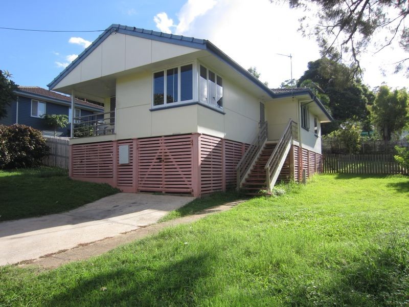 33 CHARLES STREET, West Gladstone QLD 4680