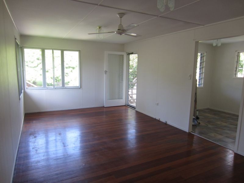33 CHARLES STREET, West Gladstone QLD 4680