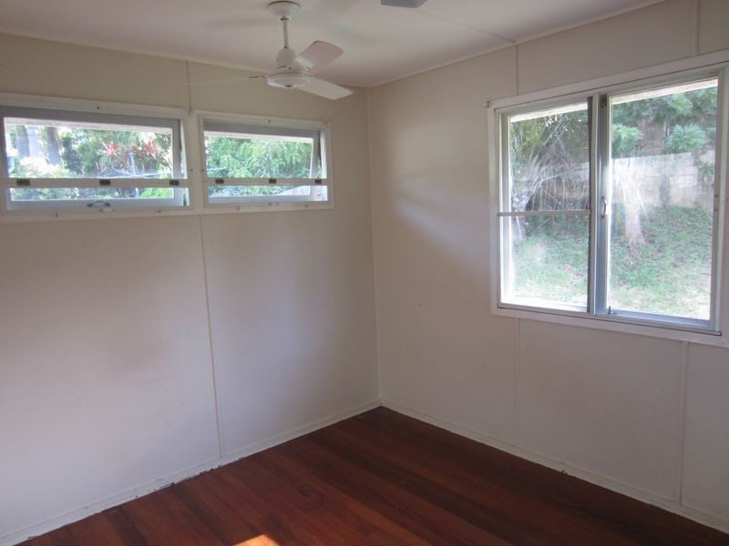 33 CHARLES STREET, West Gladstone QLD 4680