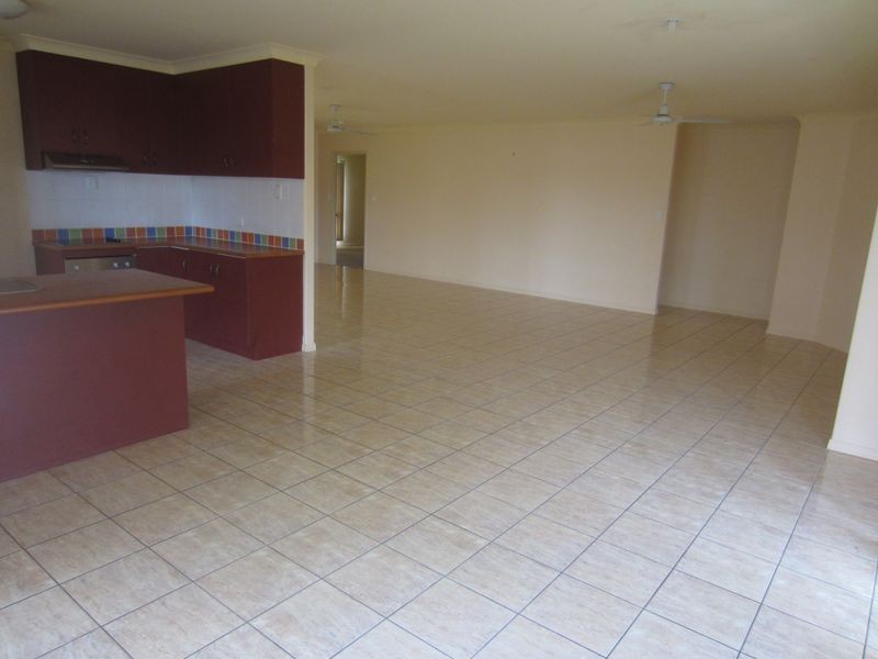 8 Stitt Close, Glen Eden QLD 4680