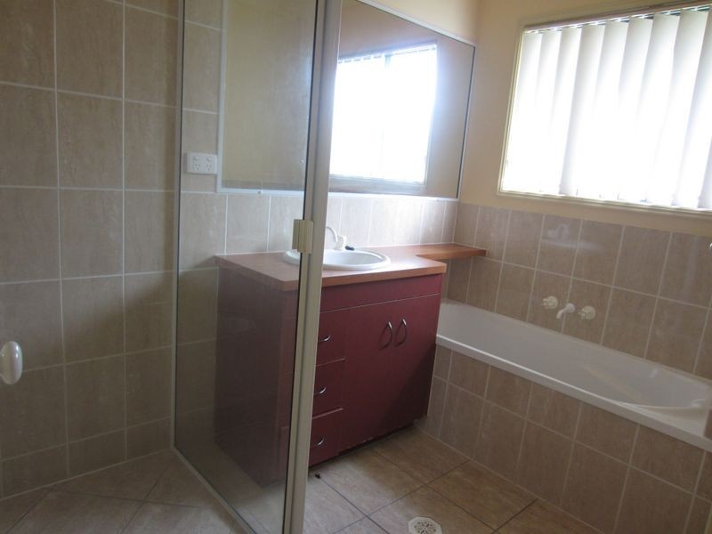 8 Stitt Close, Glen Eden QLD 4680