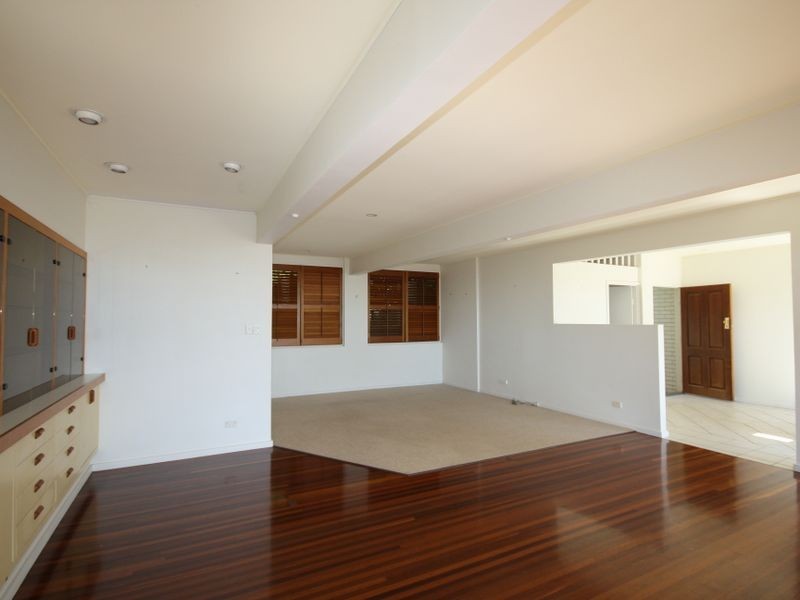 222 Goondoon Street, South Gladstone QLD 4680