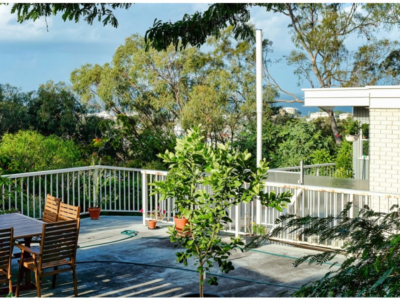 222 Goondoon Street, South Gladstone QLD 4680