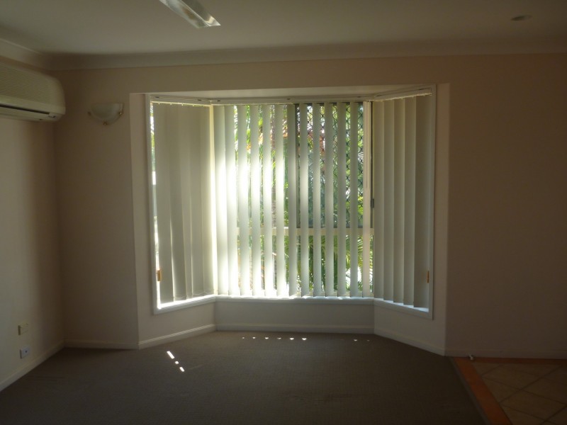 15 Wivenhoe Close, Clinton QLD 4680