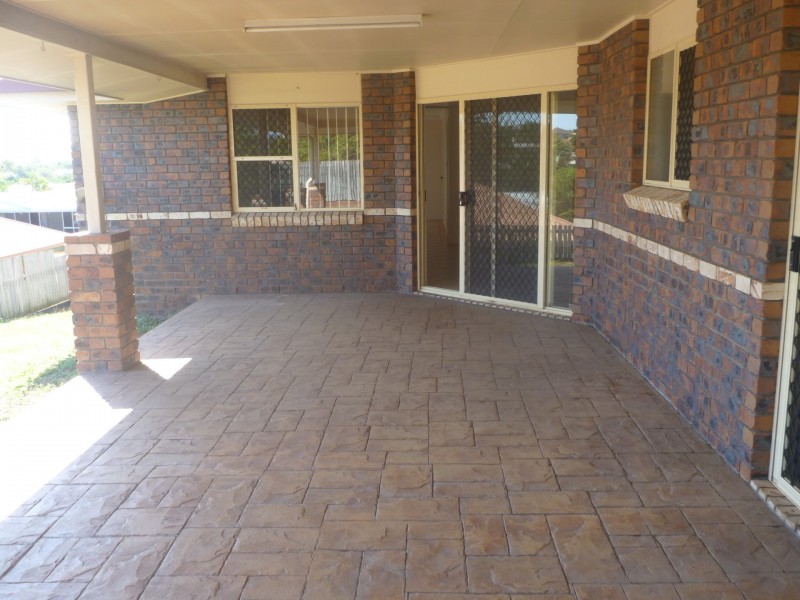 15 Wivenhoe Close, Clinton QLD 4680