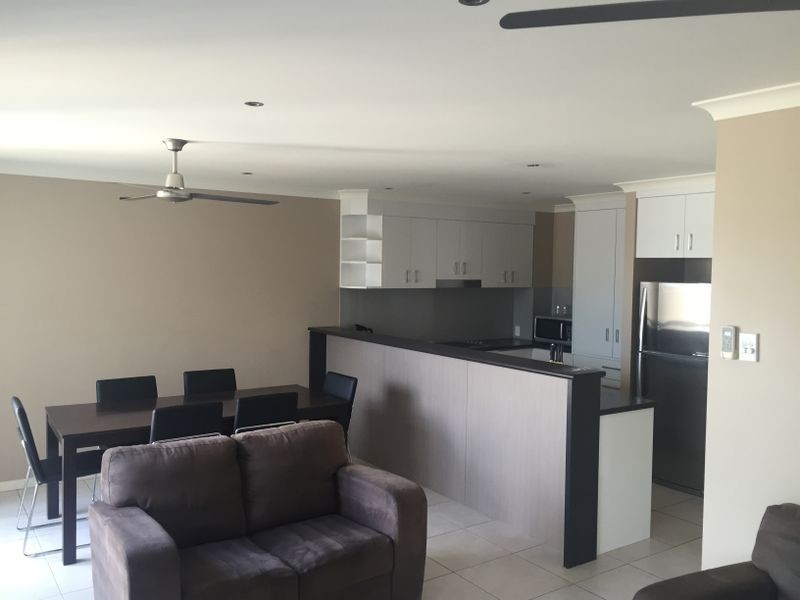 Unit 2/25 Roberts Street, South Gladstone QLD 4680