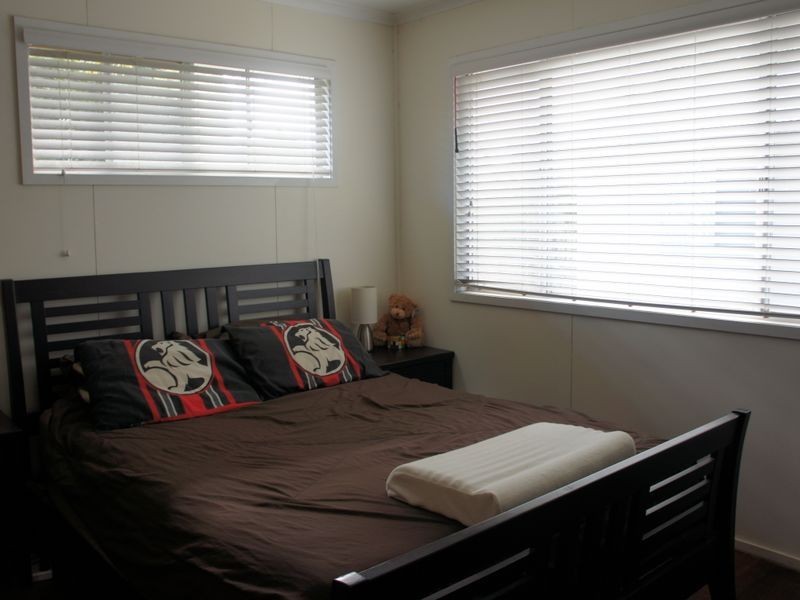 18 JAVELIN STREET, Toolooa QLD 4680