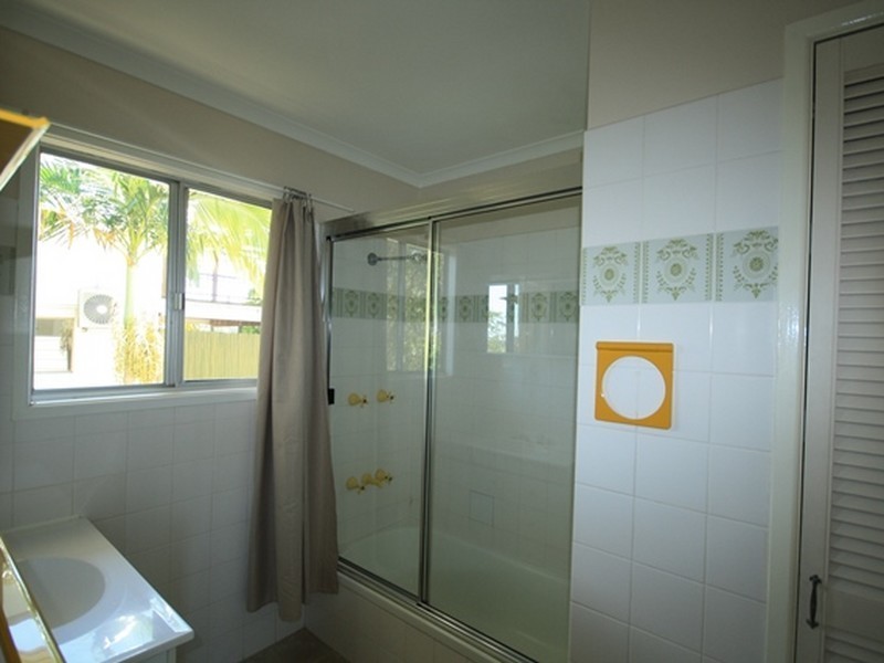 2 Goshawk Street, New Auckland QLD 4680