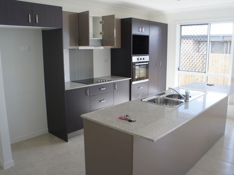 31 Iris Road, Kirkwood QLD 4680