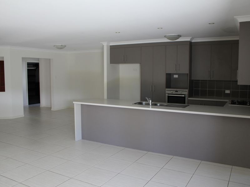 6 OASIS COURT, South Gladstone QLD 4680
