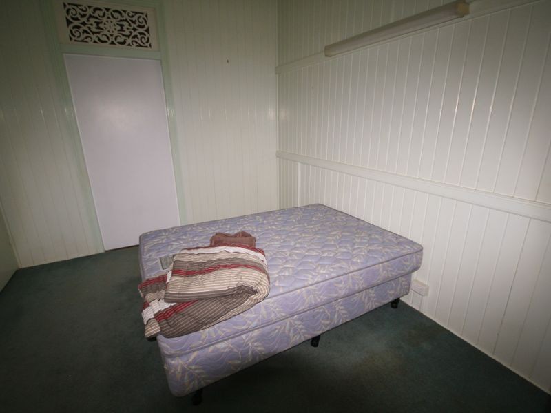 73 Flinders Parade, Gladstone QLD 4680