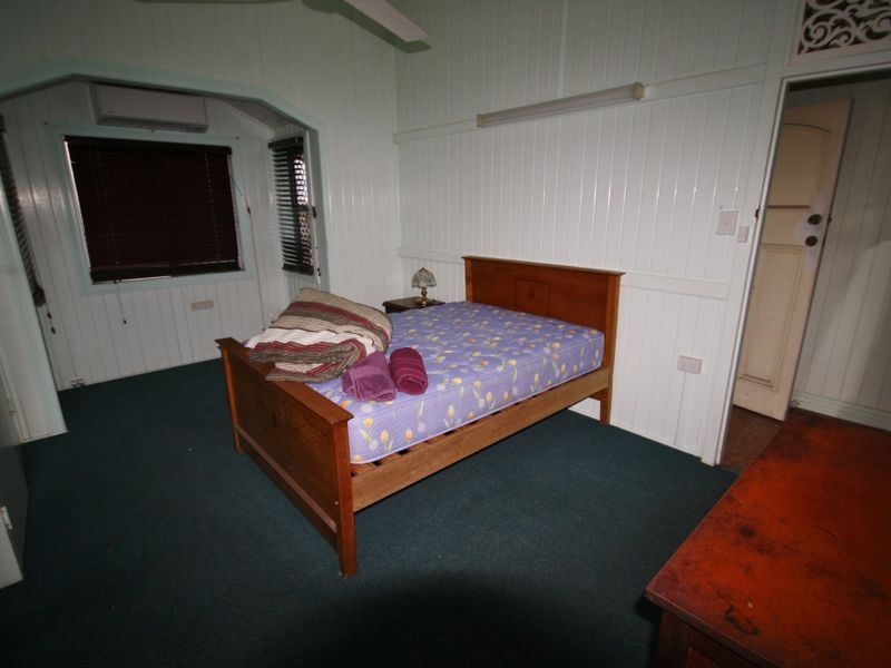 73 Flinders Parade, Gladstone QLD 4680