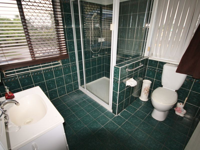 73 Flinders Parade, Gladstone QLD 4680