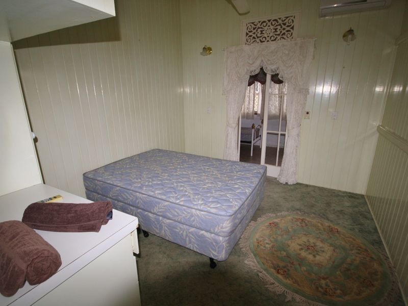 73 Flinders Parade, Gladstone QLD 4680