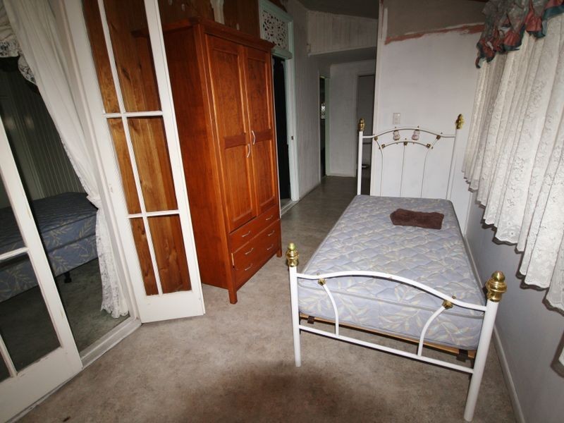 73 Flinders Parade, Gladstone QLD 4680