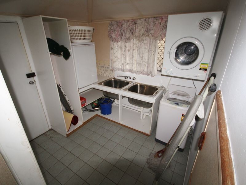 73 Flinders Parade, Gladstone QLD 4680