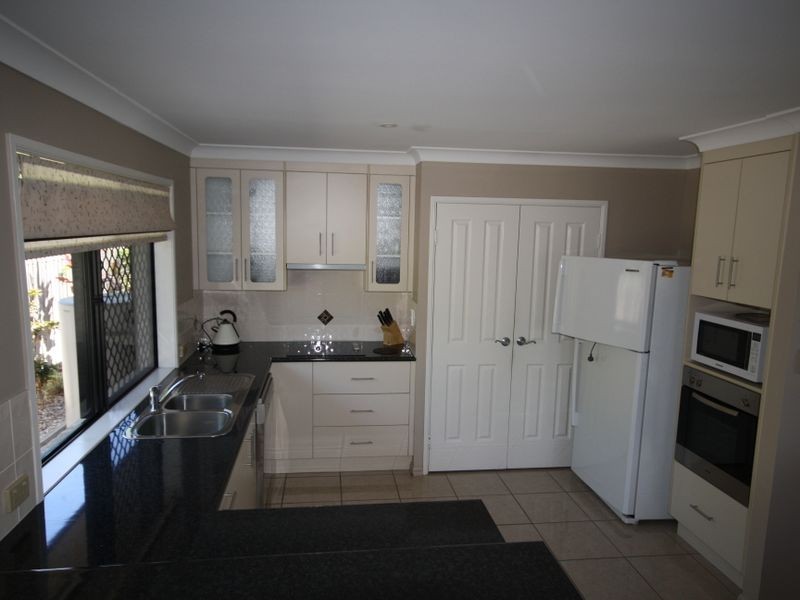 14 Dolphin Terrace, South Gladstone QLD 4680