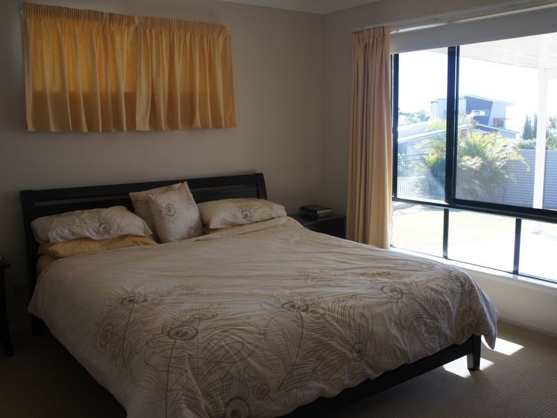 14 Dolphin Terrace, South Gladstone QLD 4680